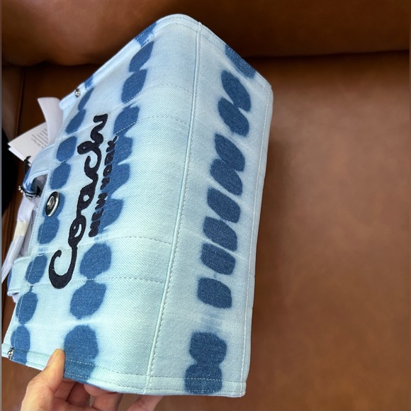 Coach Cargo 26 with Tie-Dye Leather Handbag - Picture 5 of 12